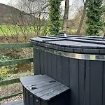 Shepherds Hut, Eco, Log Burner Hot Tub Ny Moors 핵네스