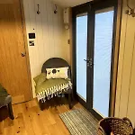 Shepherds Hut, Eco, Log Burner Hot Tub Ny Moors 샬레 핵네스