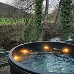 Shepherds Hut, Eco, Log Burner Hot Tub Ny Moors *