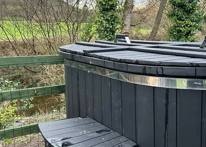 Shepherds Hut, Eco, Log Burner Hot Tub Ny Moors *